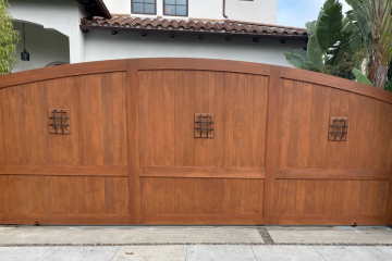 Douglas-Fir Sliding Gate - Los Angeles CA.jpg