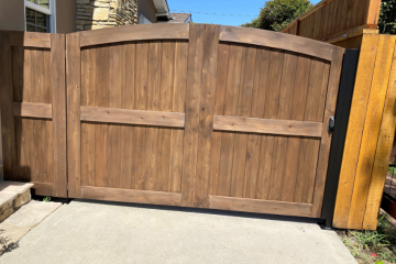 STK Cedar Swing Gate - Burbank CA.jpg
