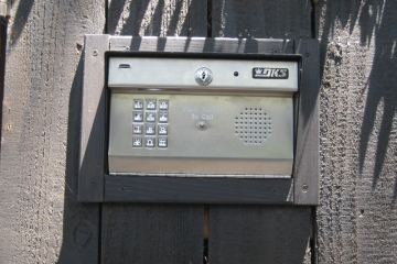 DoorKing 1812 residetial telephone entry system